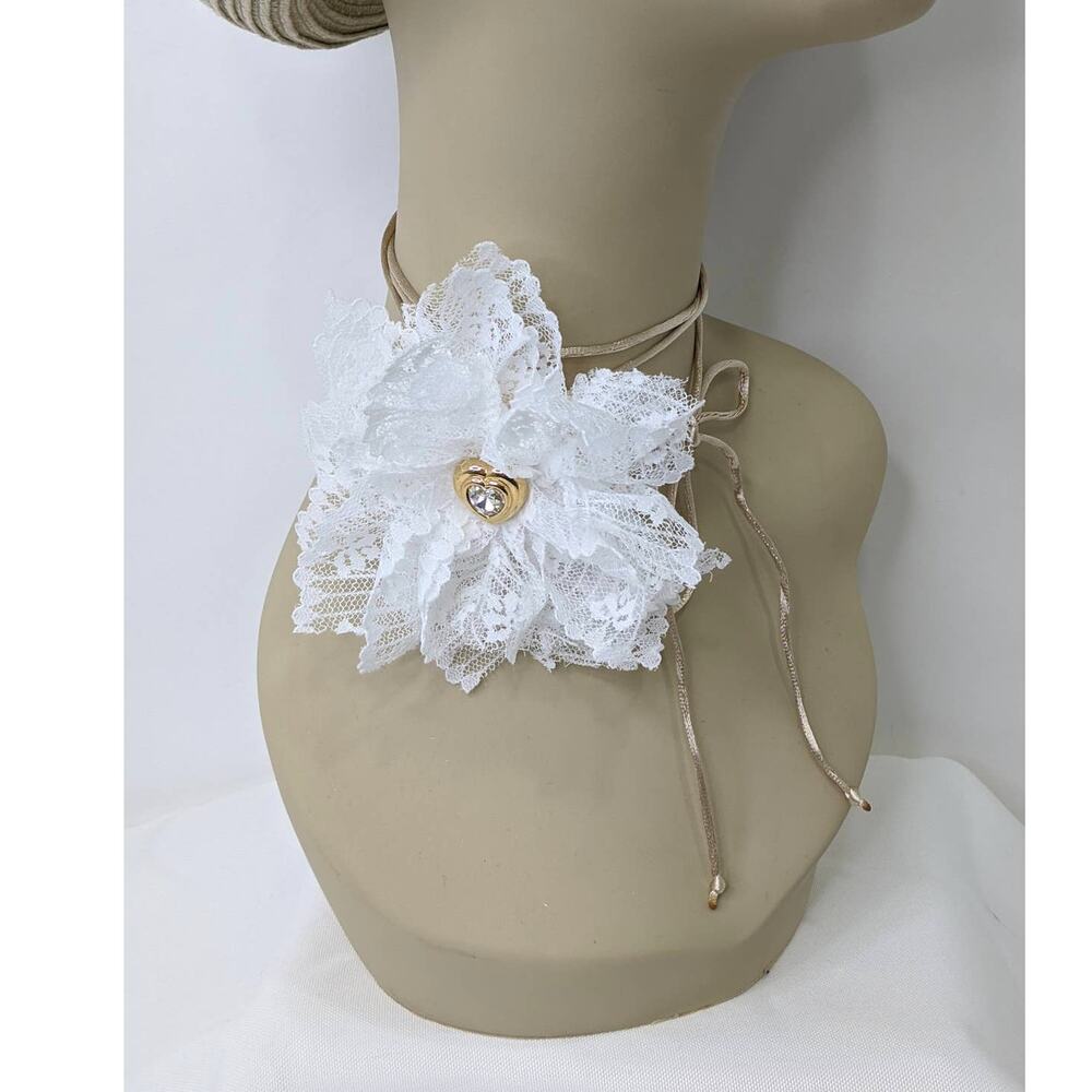 Vintage Lace Flower Necklace Handmade White Feminine Choker Gold Heart Accent